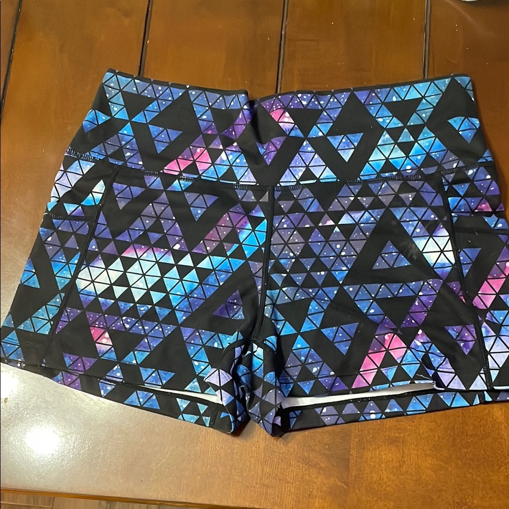 Geometric Patterned Athletic Shorts